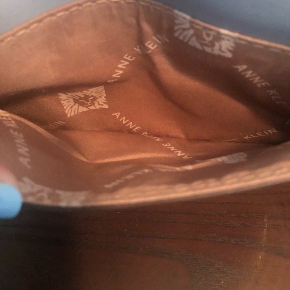 Anne Klein - Picture 7 of 10